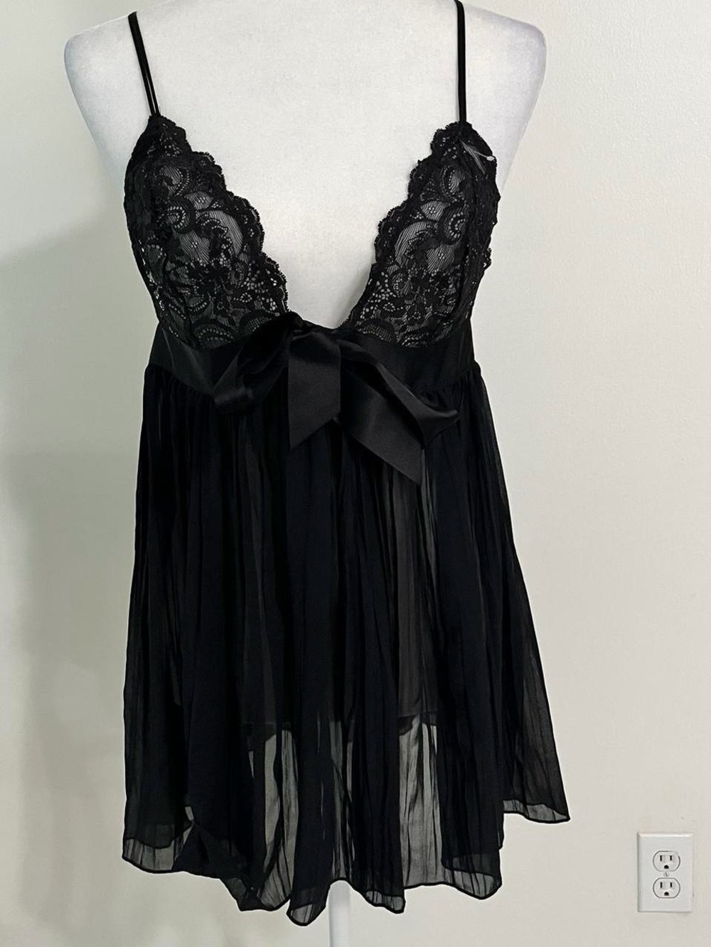 Victoria's Secret Black Lace Babydoll Chemise with Satin Bow